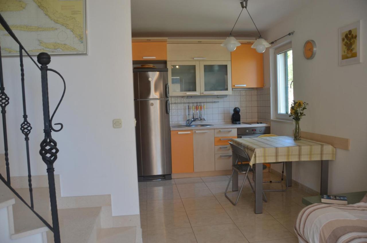 Apartman Ananda Bol Exterior foto
