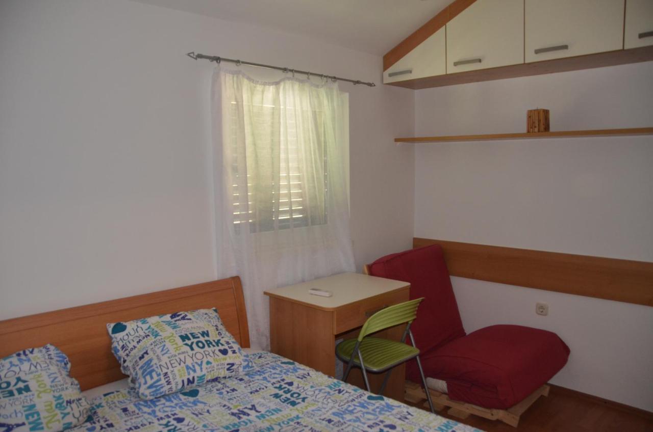 Apartman Ananda Bol Exterior foto