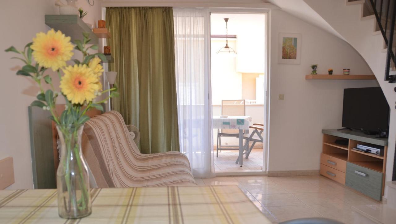 Apartman Ananda Bol Exterior foto